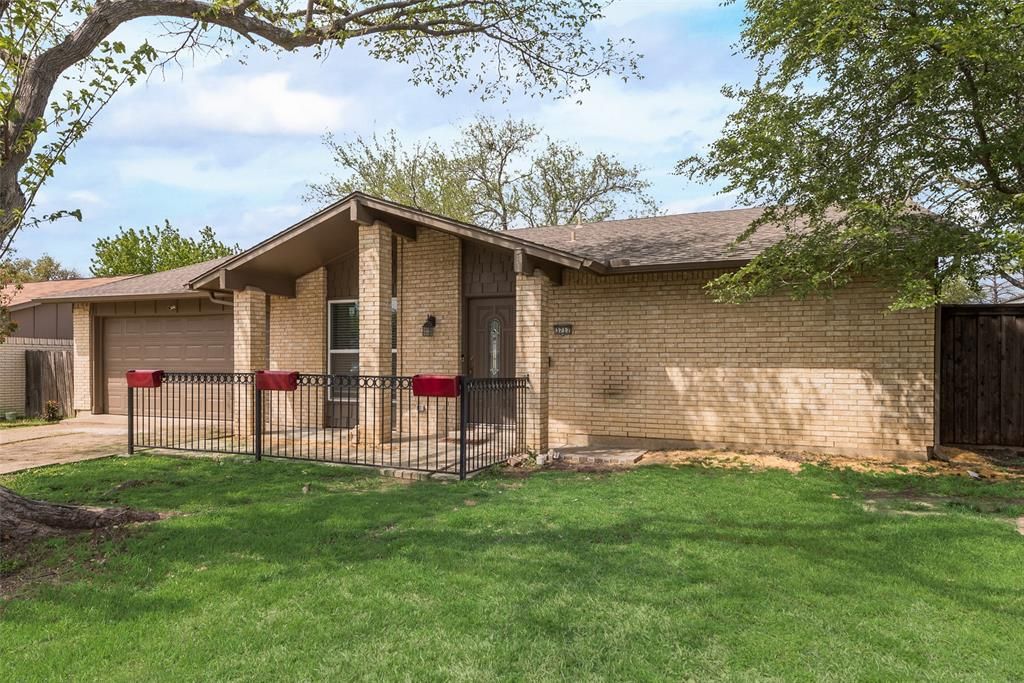 3717 Canary Drive
