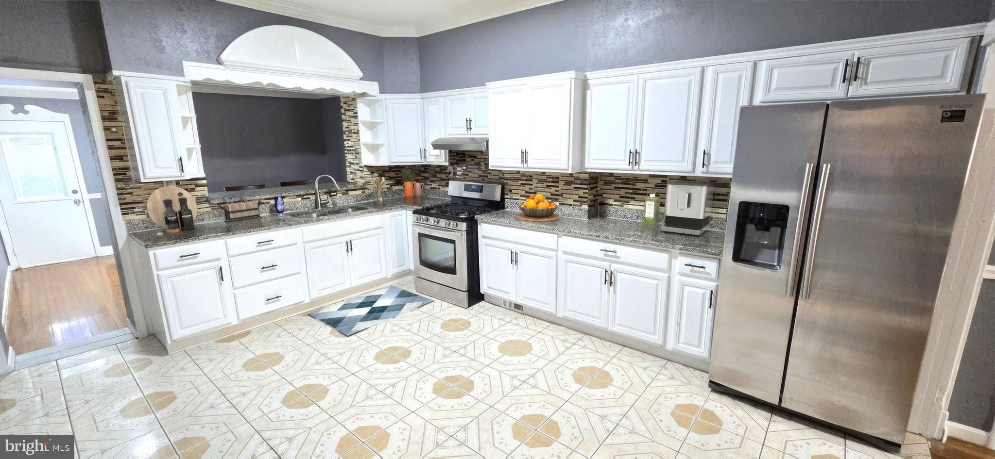 427 N Lakewood Avenue