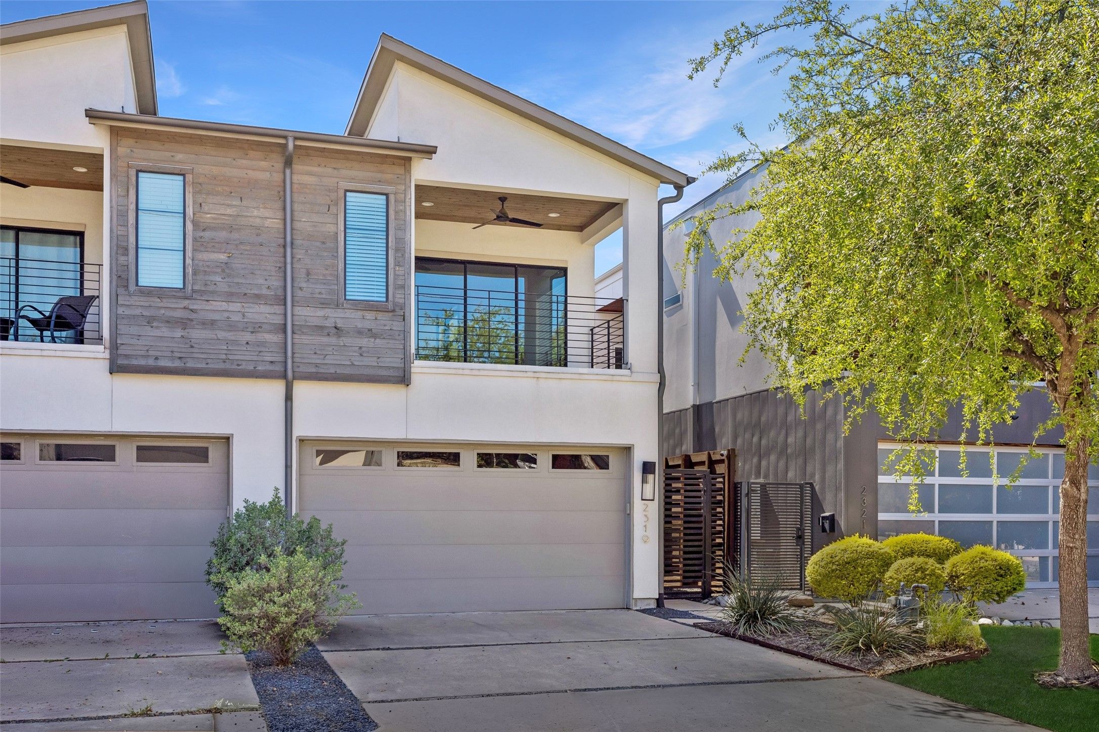 2319 N Prairie Avenue