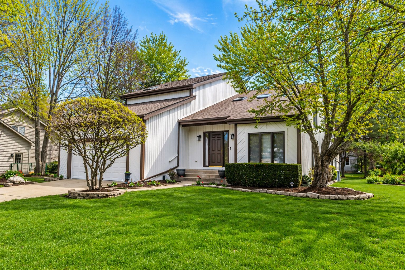 1368 Hunter Circle