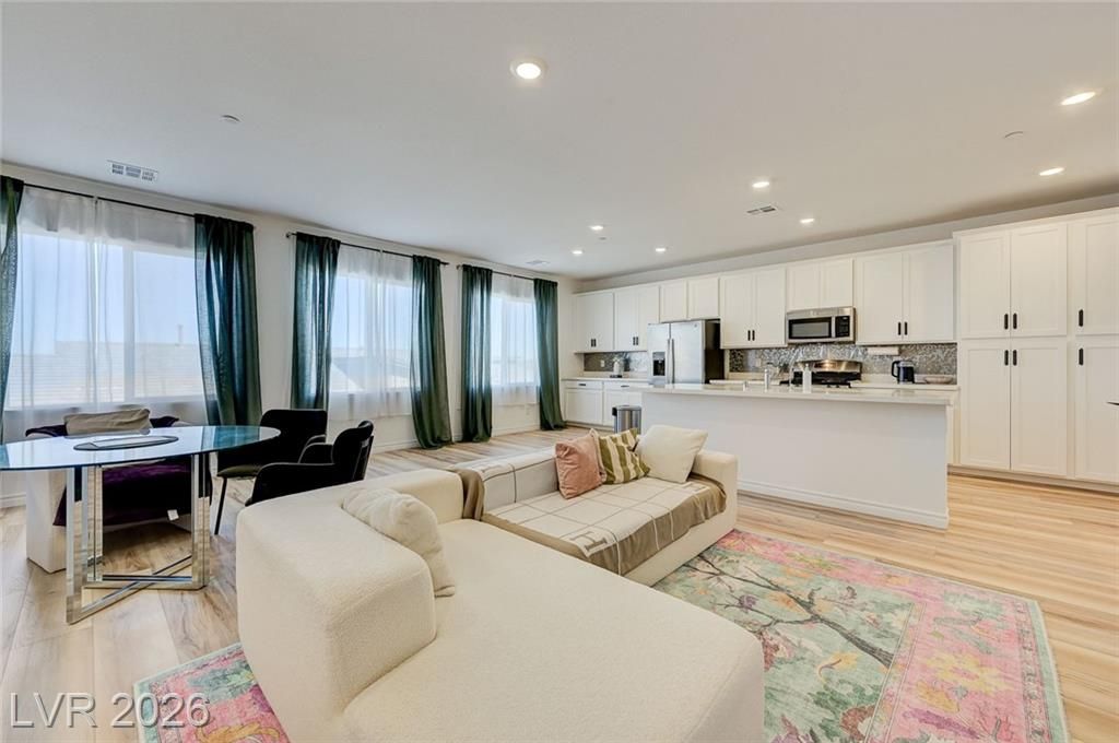 236 Walsh Peak Avenue