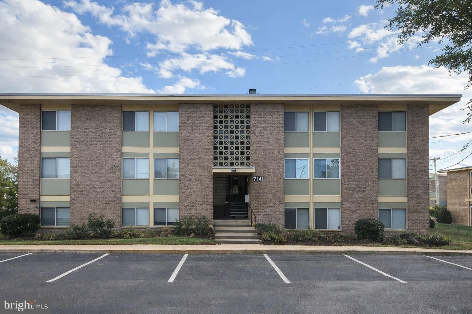 7141 Donnell Place B7