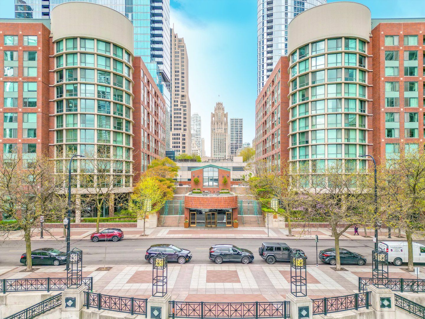 480 N Mcclurg Court 901
