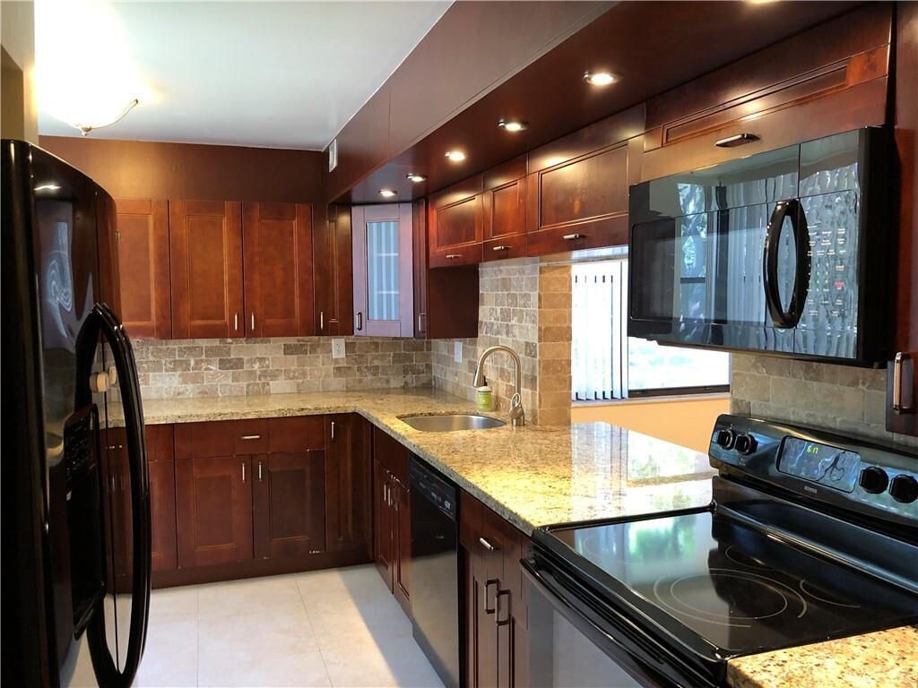 6800 Cypress Road 215