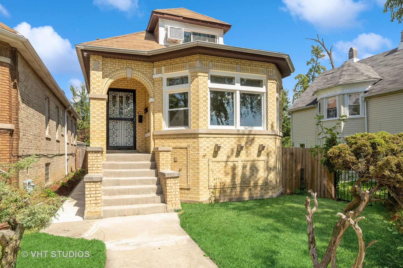 1728 W 90th Place