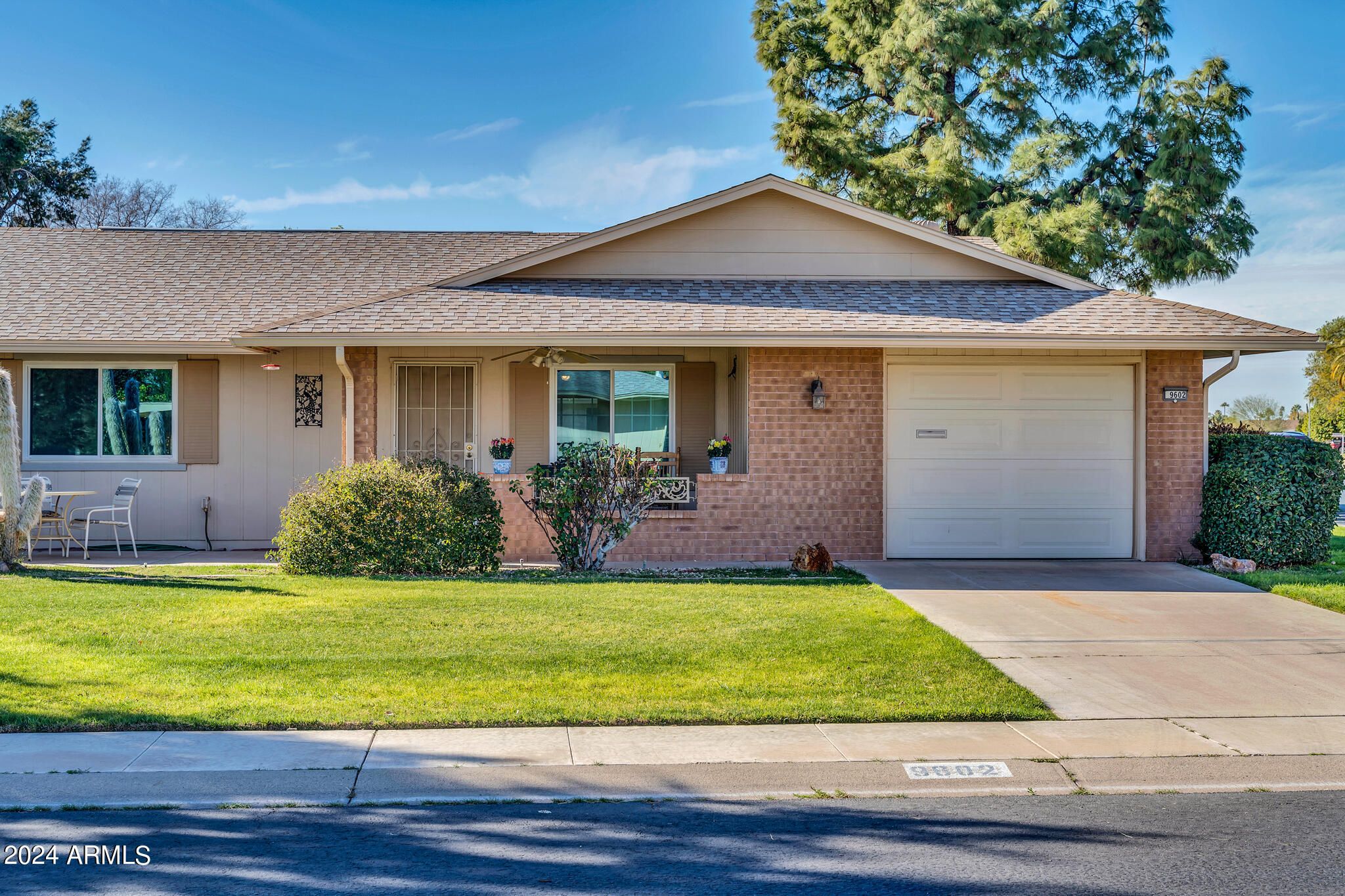 9602 W Pleasant Valley Road