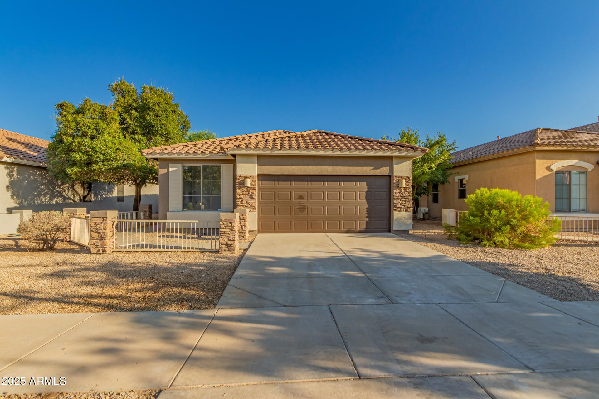 20919 E Desert Hills Boulevard