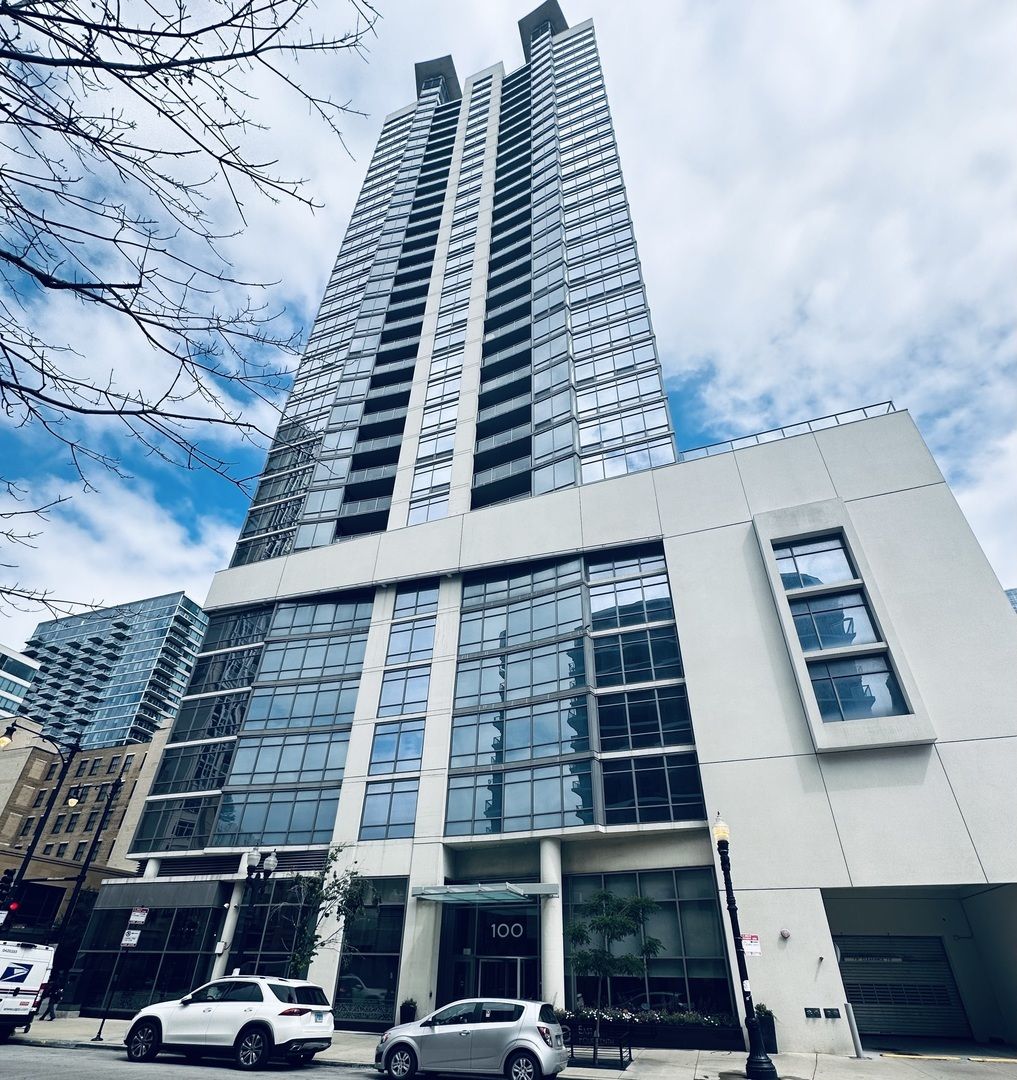 100 E 14th Street 2409