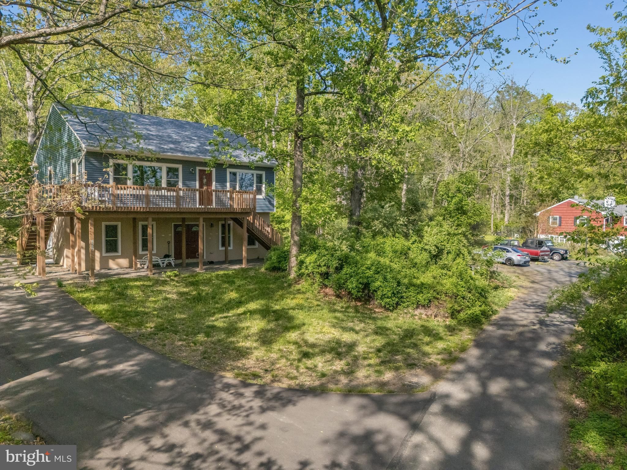 1556-1556a River Road