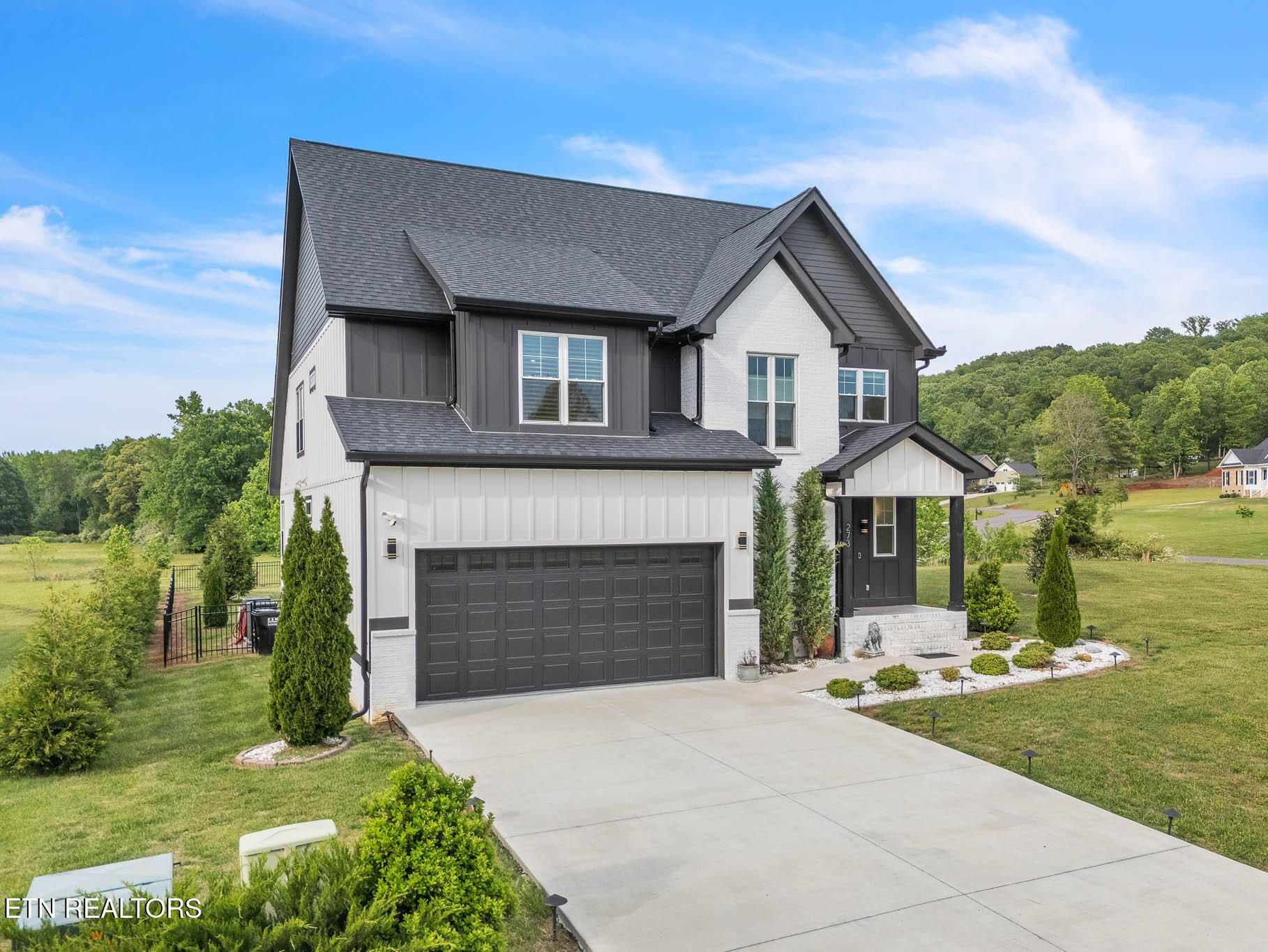 273 Sw Autumn Wind Drive