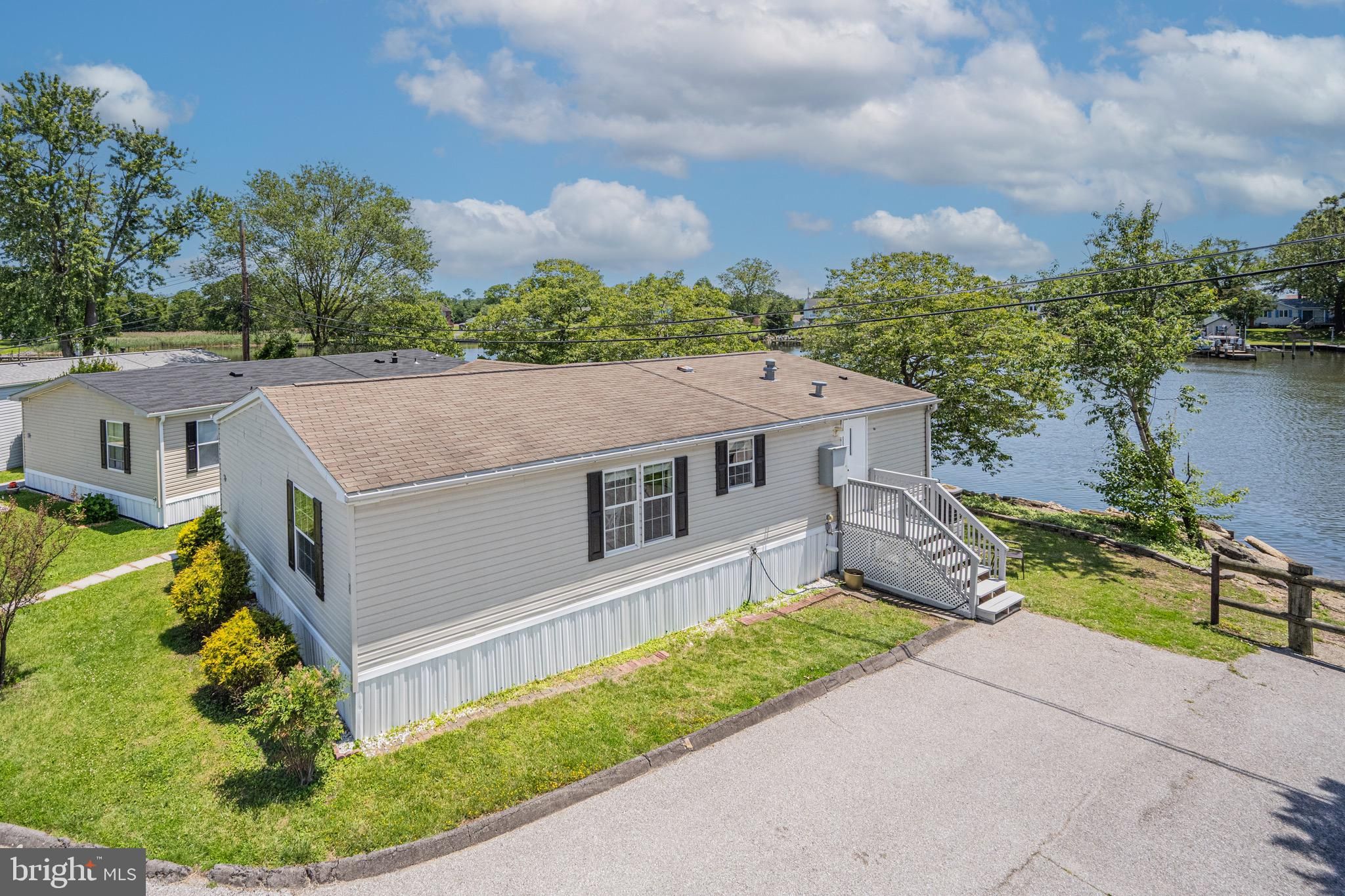28 Shore Road
