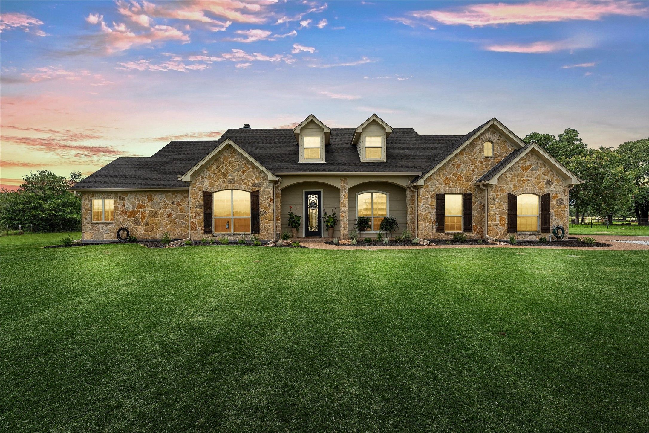 824 Lakeland Park Circle