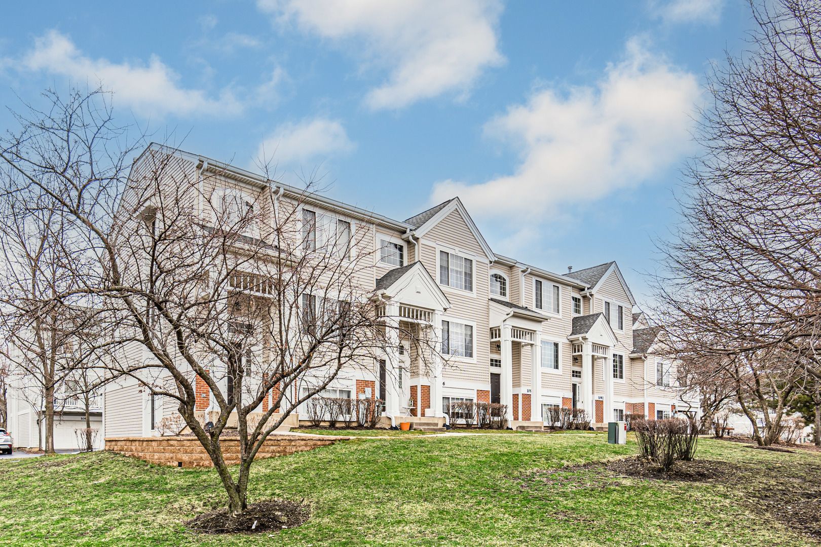 1096 Savoy Court