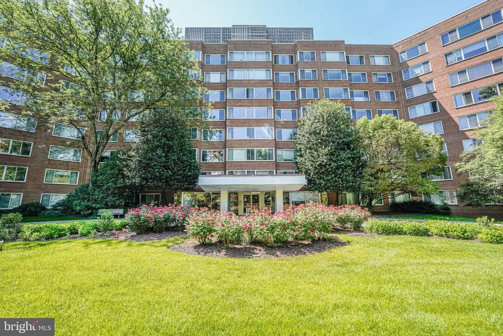 4000 Tunlaw Road Nw 602