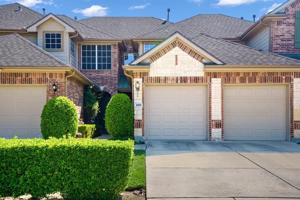 4104 Woodland Trail
