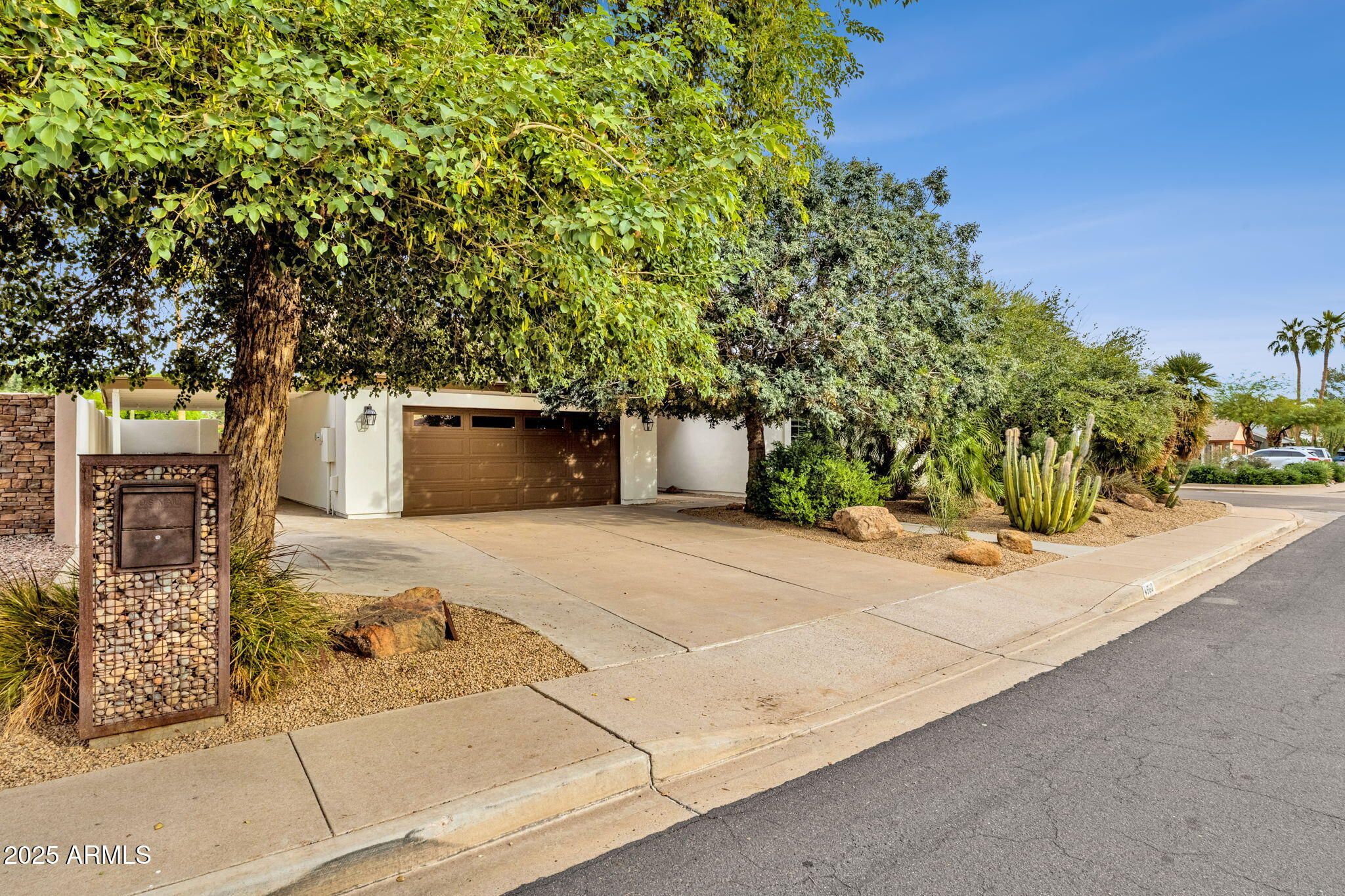 4560 E Sunrise Drive