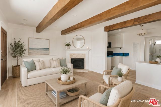 1466 Manhattan Beach Boulevard 4