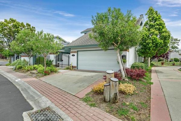 Mariner's Green (Mariners Green) neighborhood in San Mateo