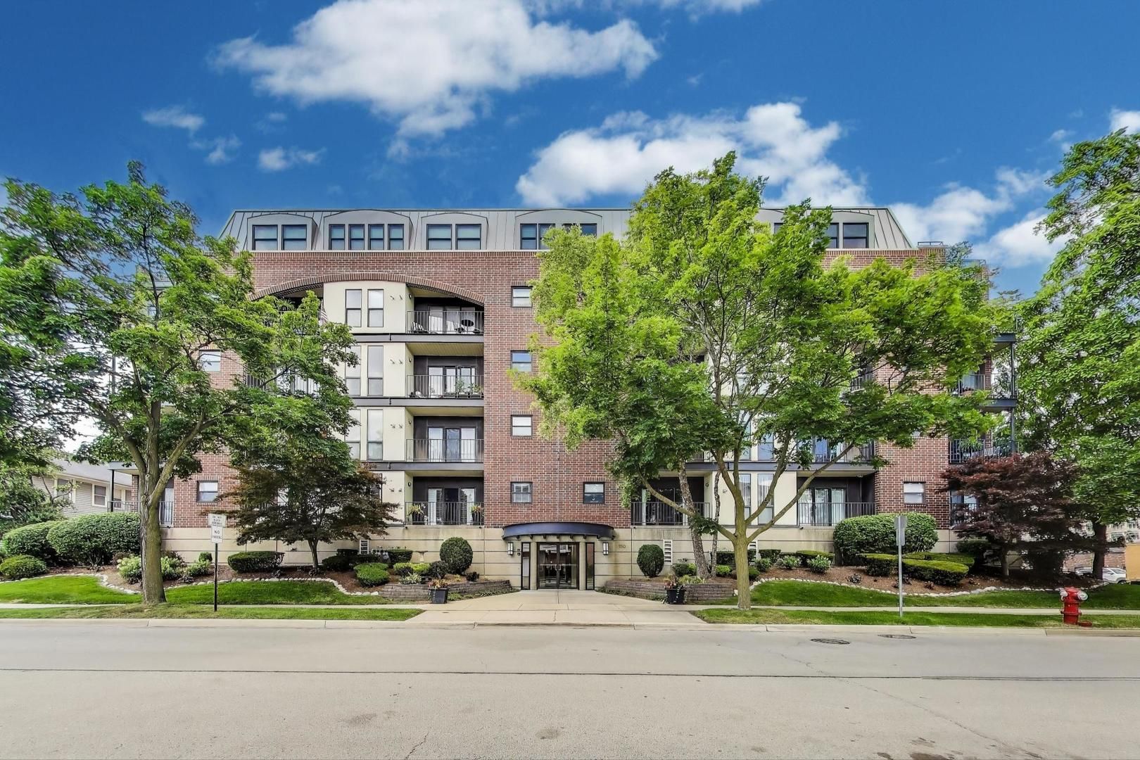 110 S Evergreen Avenue 4CS