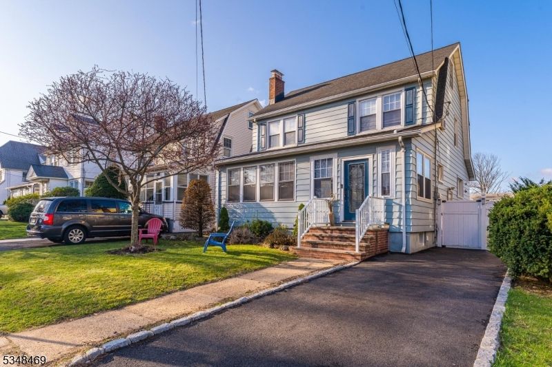 1038 Byron Ave