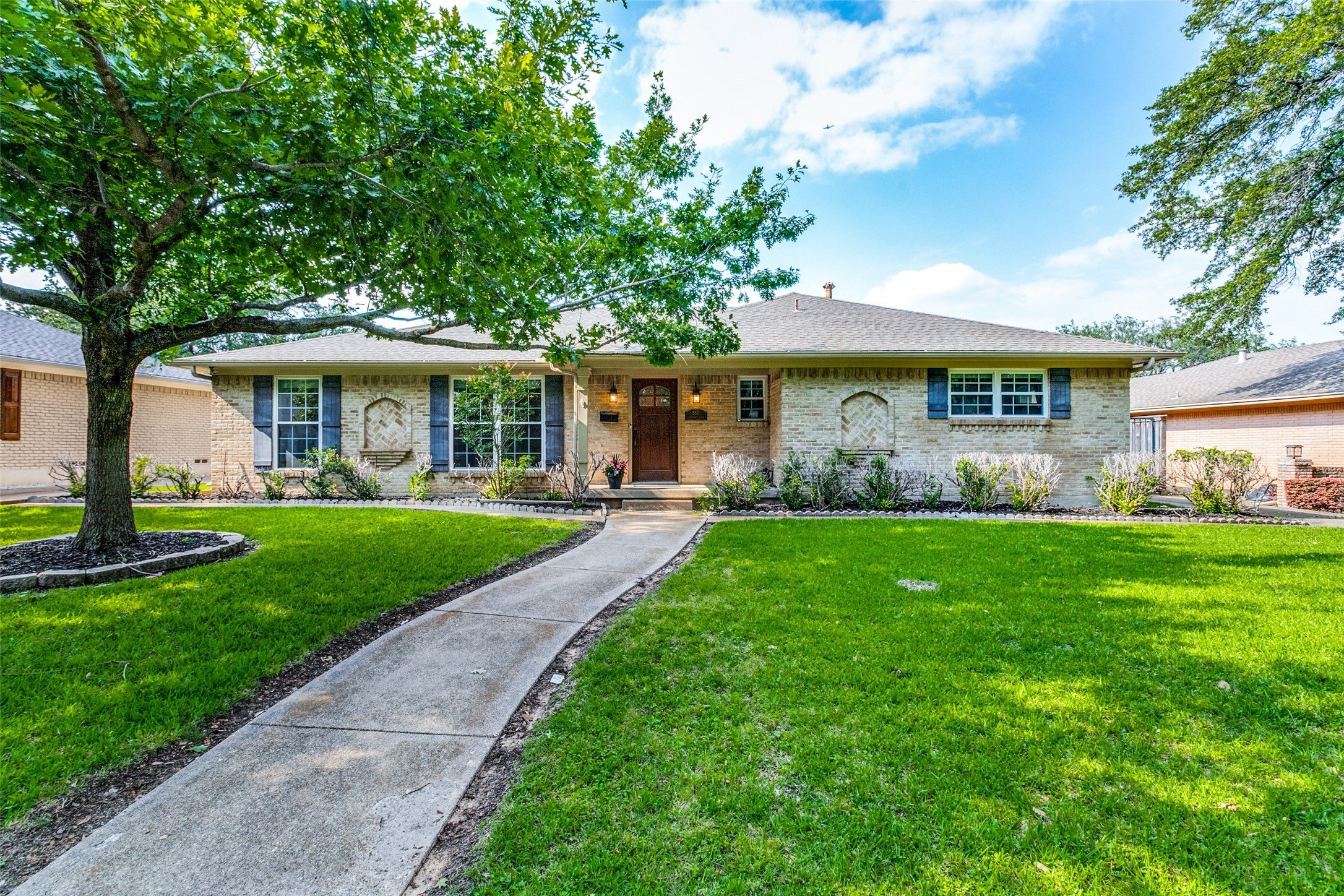 5611 Ledgestone Drive