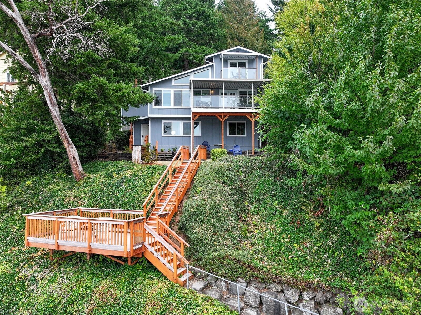 211 E Shoreline Lane