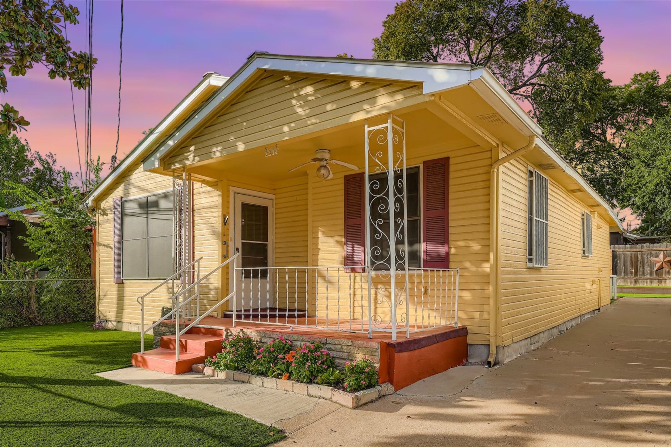2308 Santa Rita Street