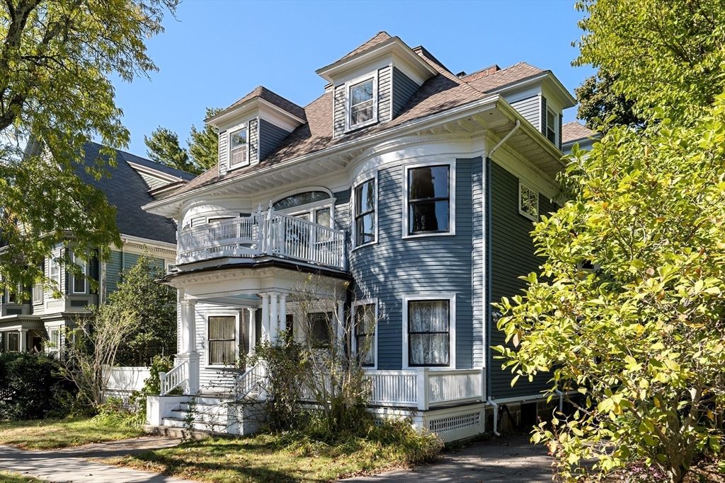 30 Welles Avenue 2