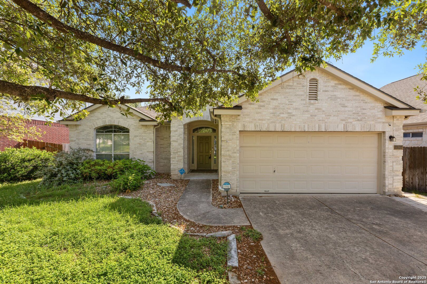 14204 Auberry