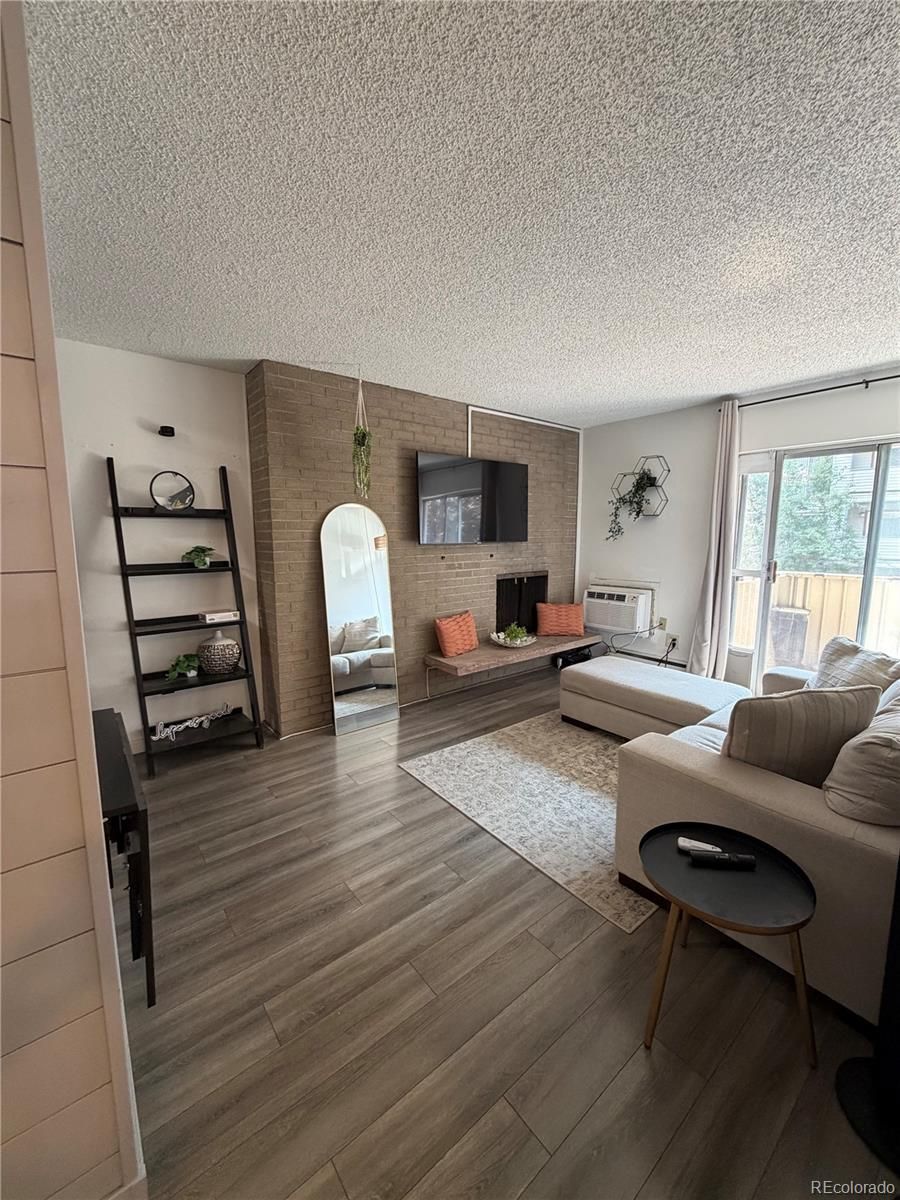 4110 Hale Parkway 2C