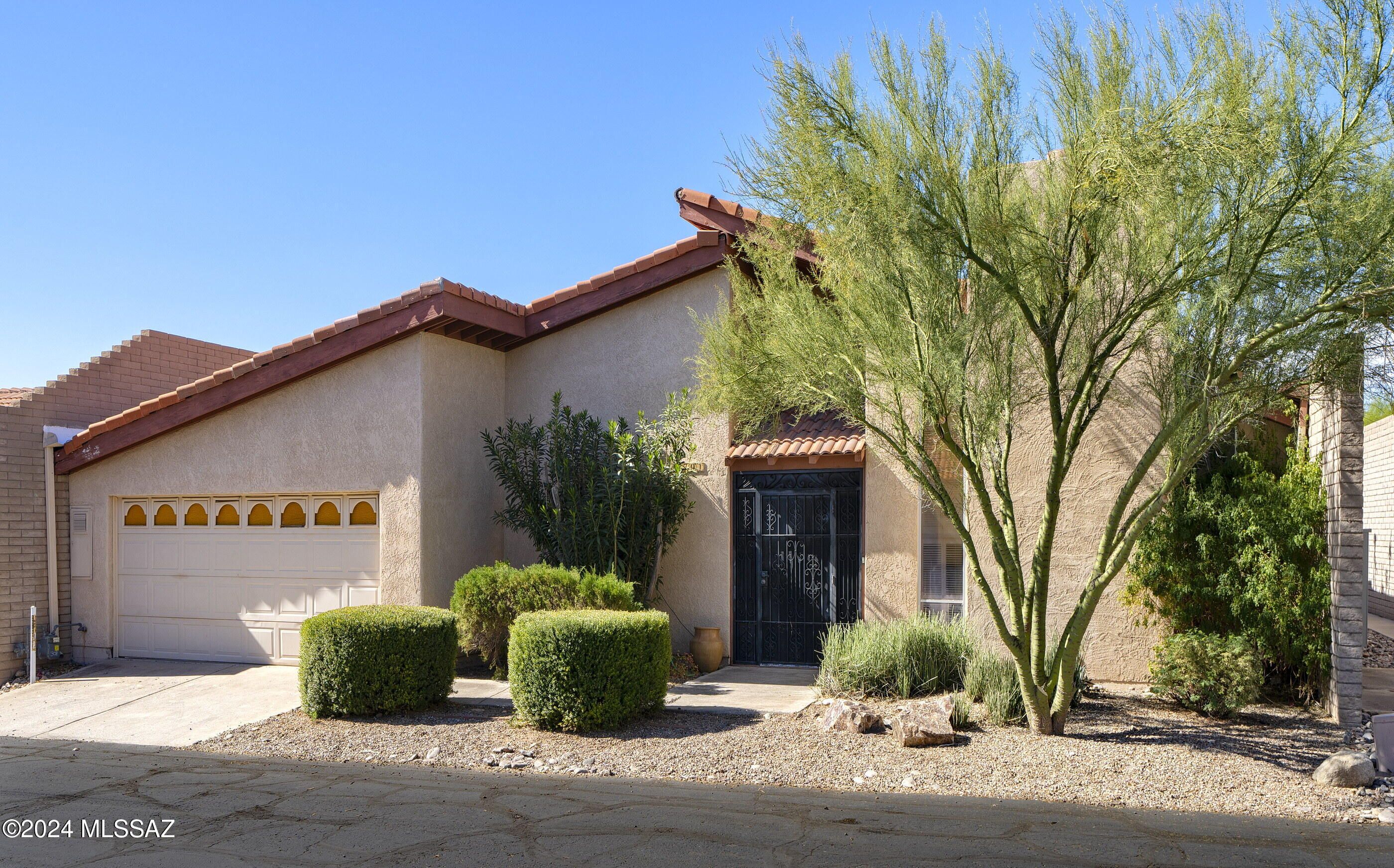5701 N Camino De La Noche