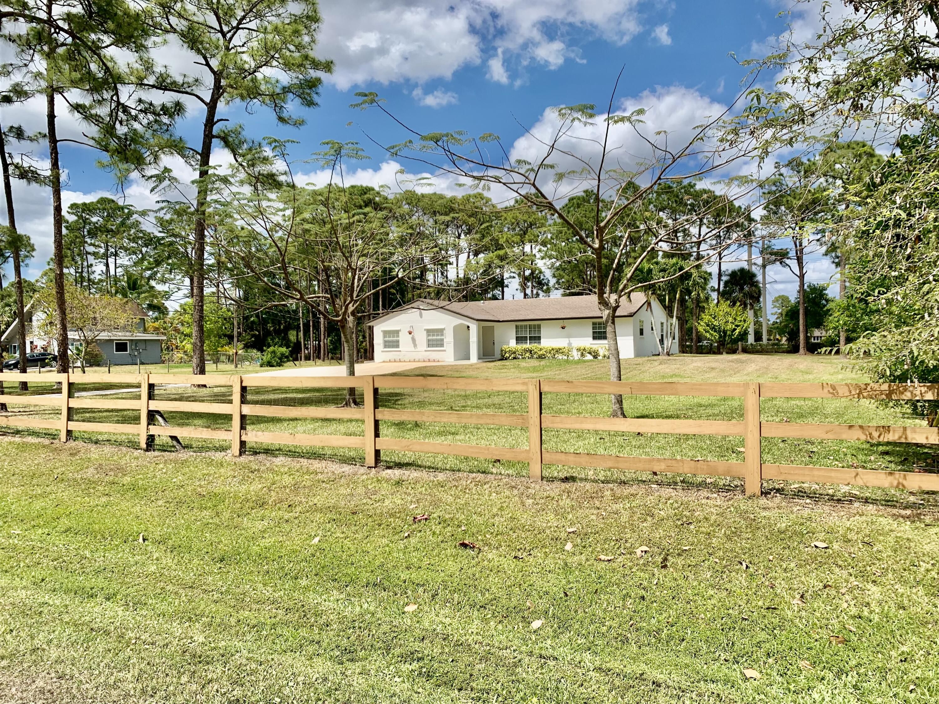 11853 47th Road N