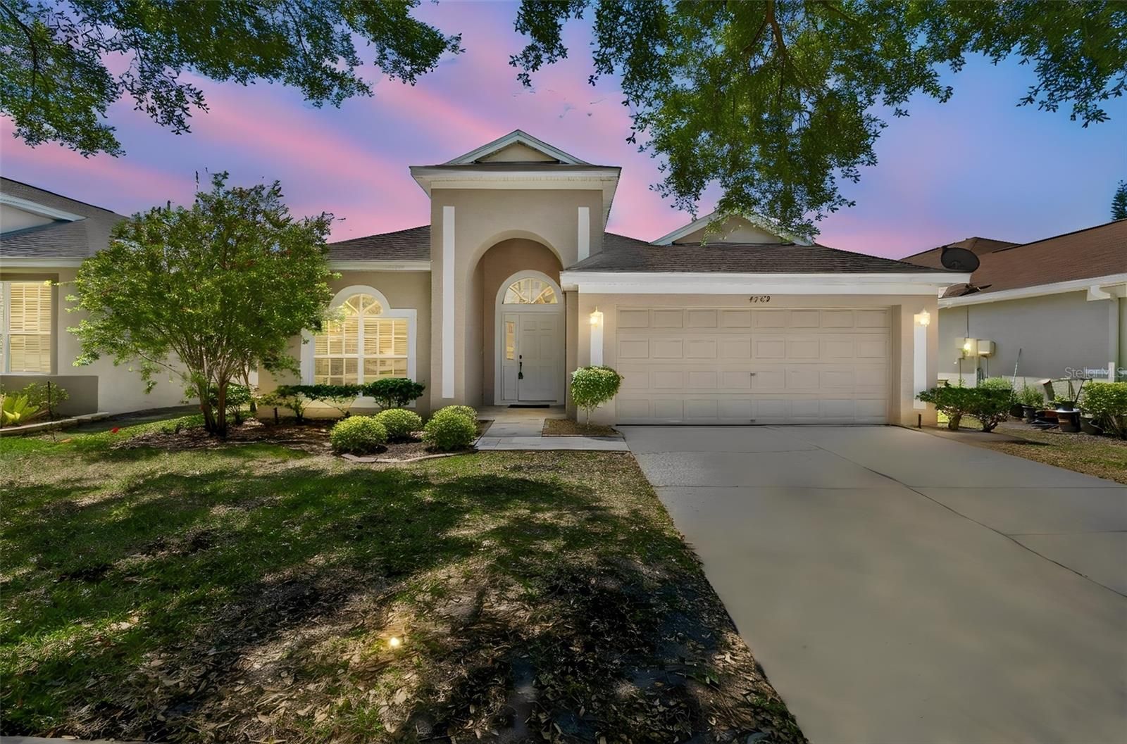 4789 Whispering Wind Avenue