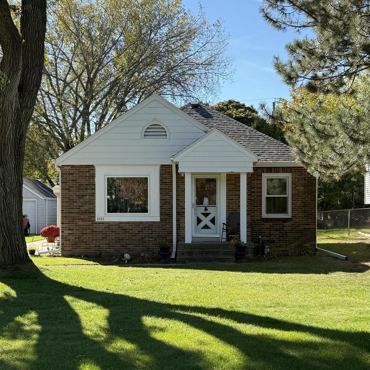 3923 South Lake Drive