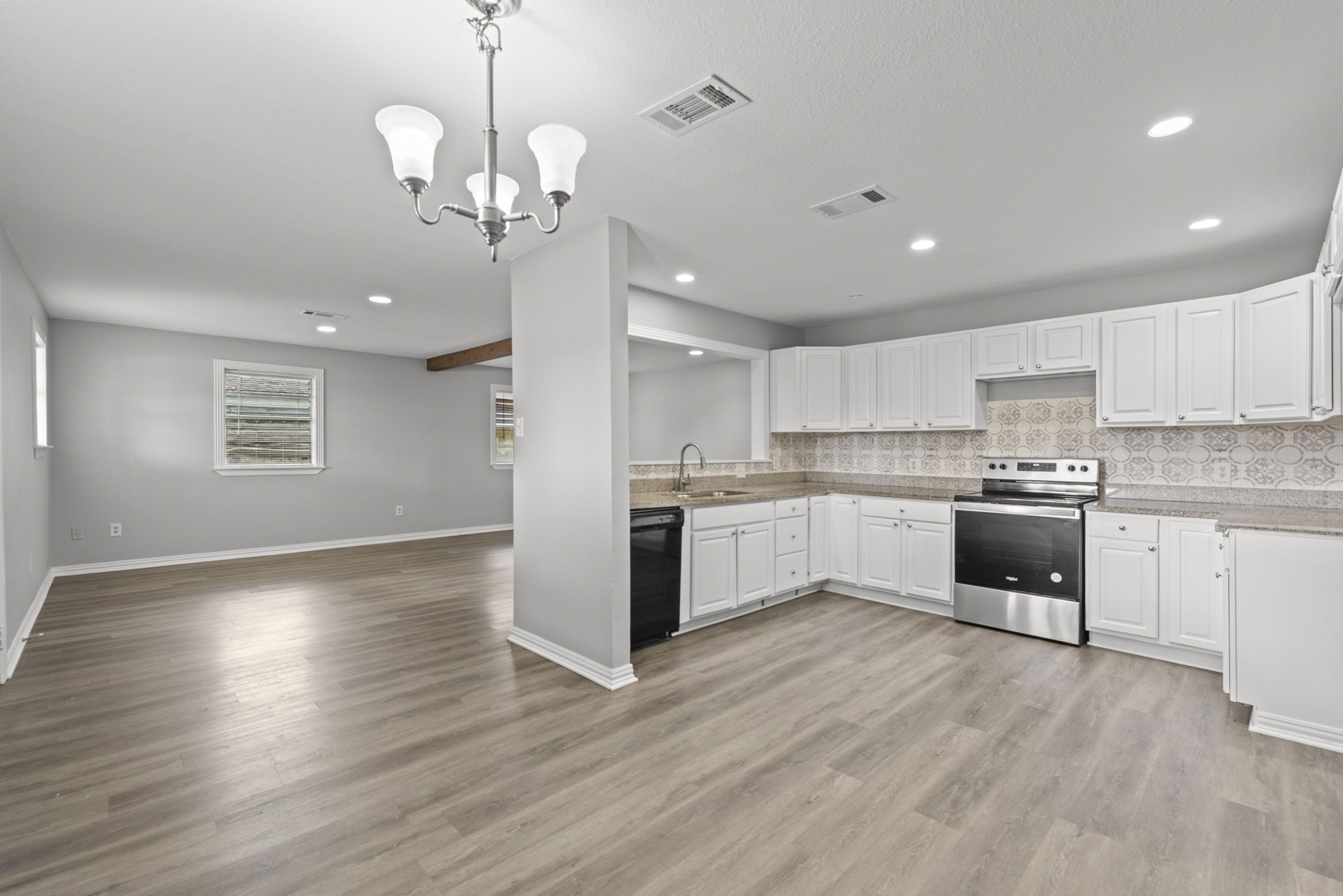 1413 N Natchez Drive