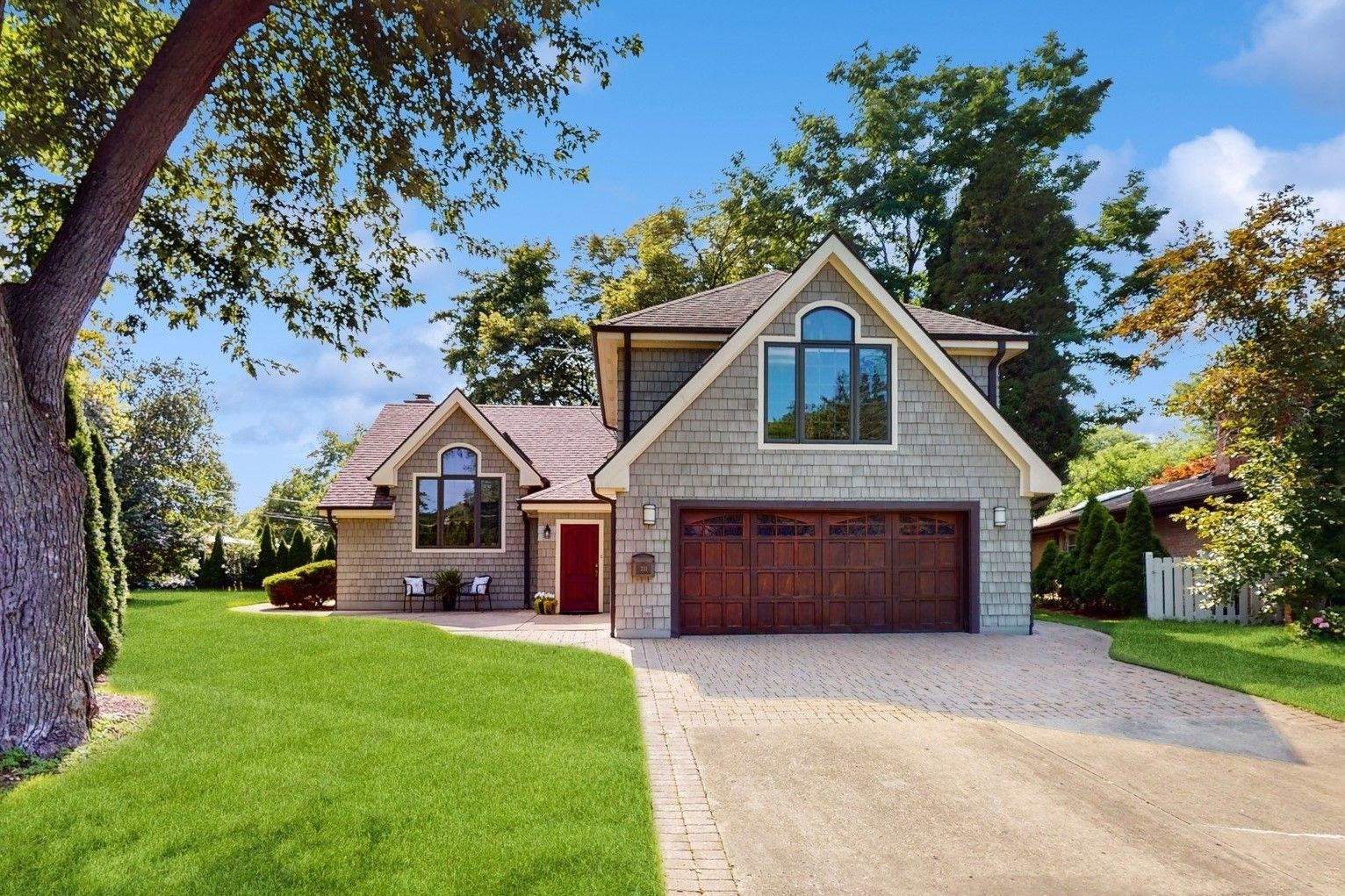 331 Wilshire Drive E