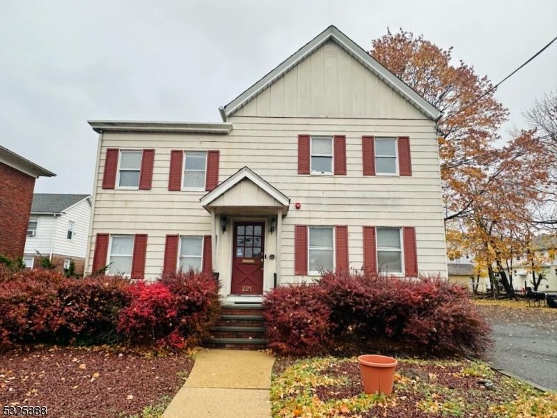 221 Main St