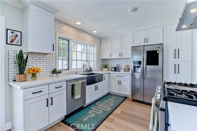 5275 Charing Cross Road