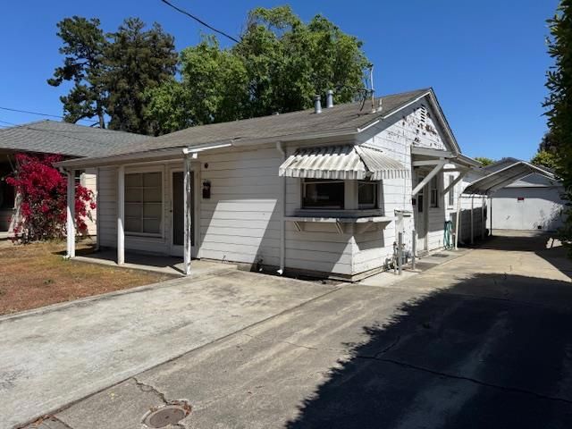 732 Ellsworth Place