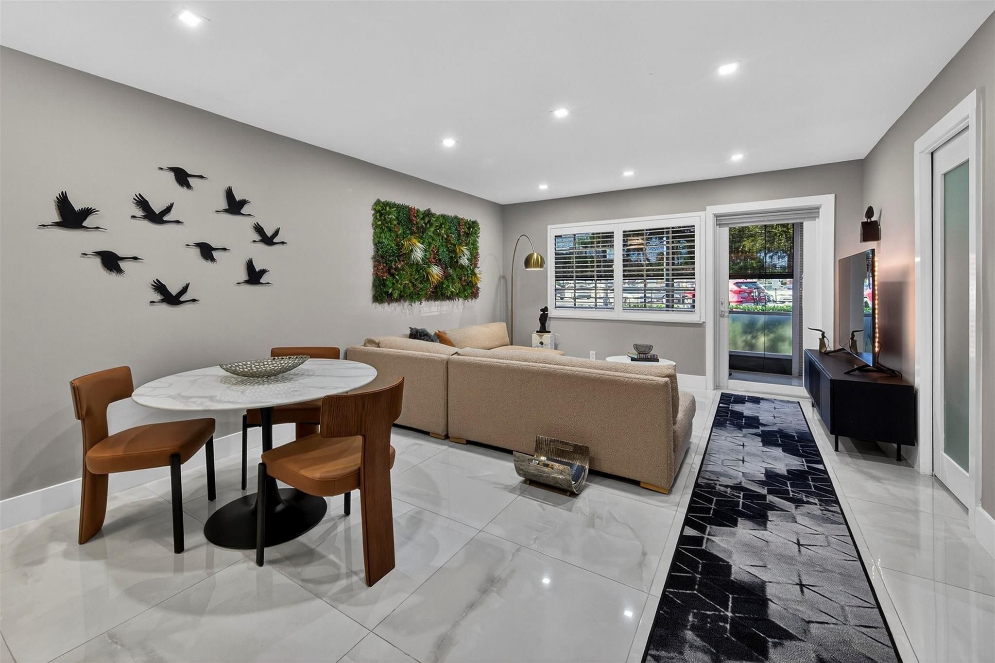 1930 Ne 2nd Avenue L111