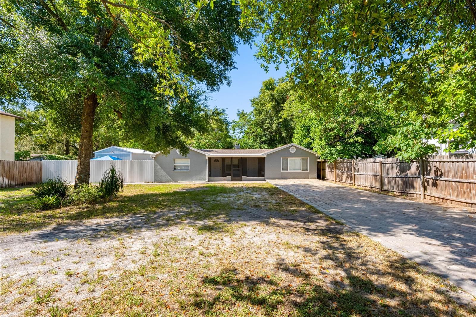 1205 E Seneca Avenue