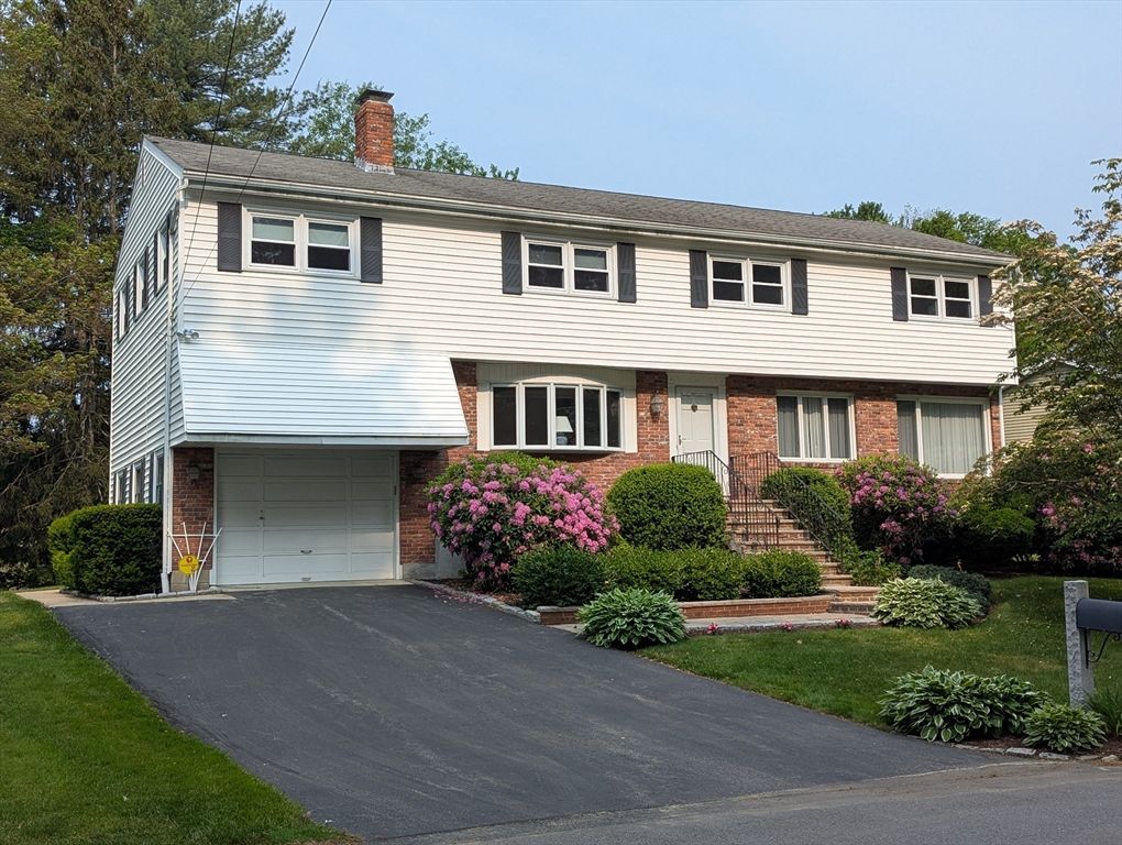 9 Stephanie St