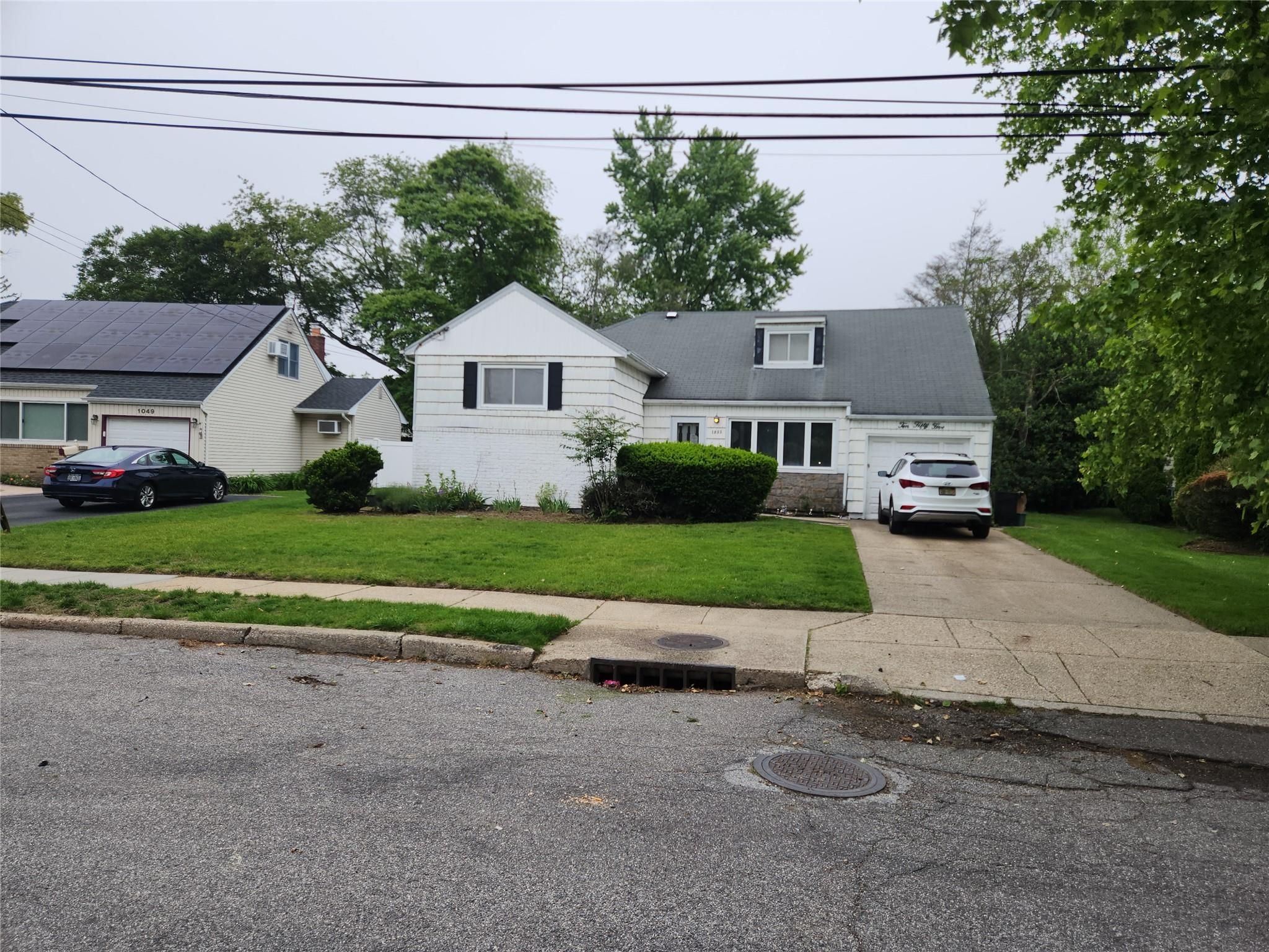 1055 Melissa Lane