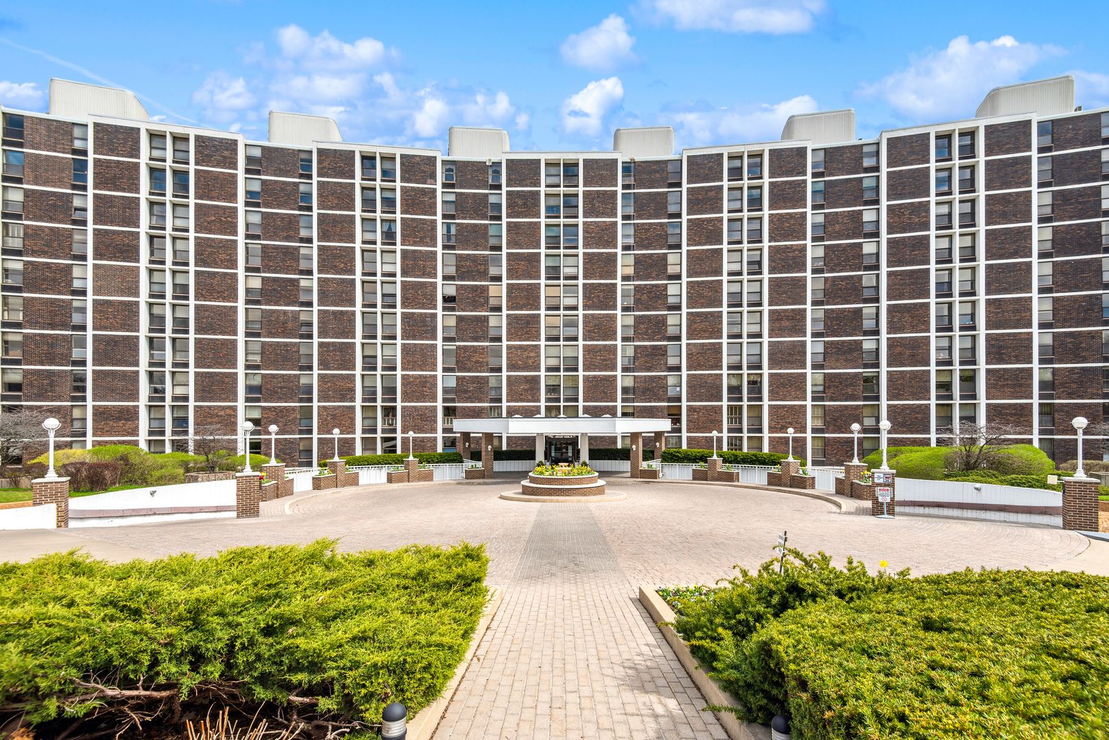 1500 Sheridan Road 2F