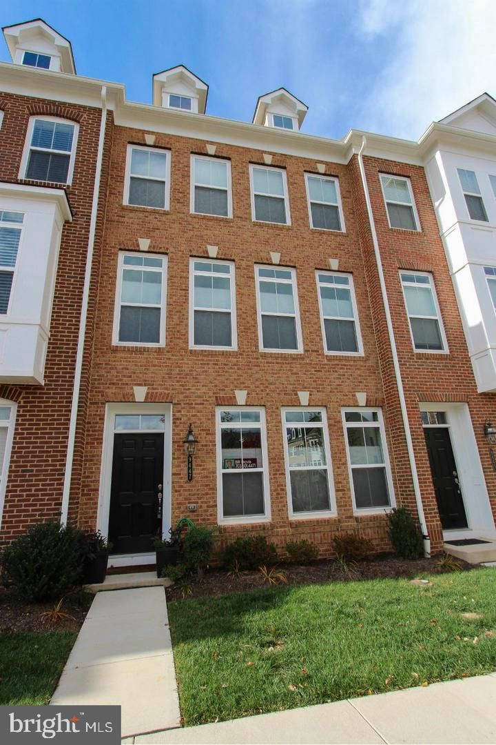 9447 Canonbury Square