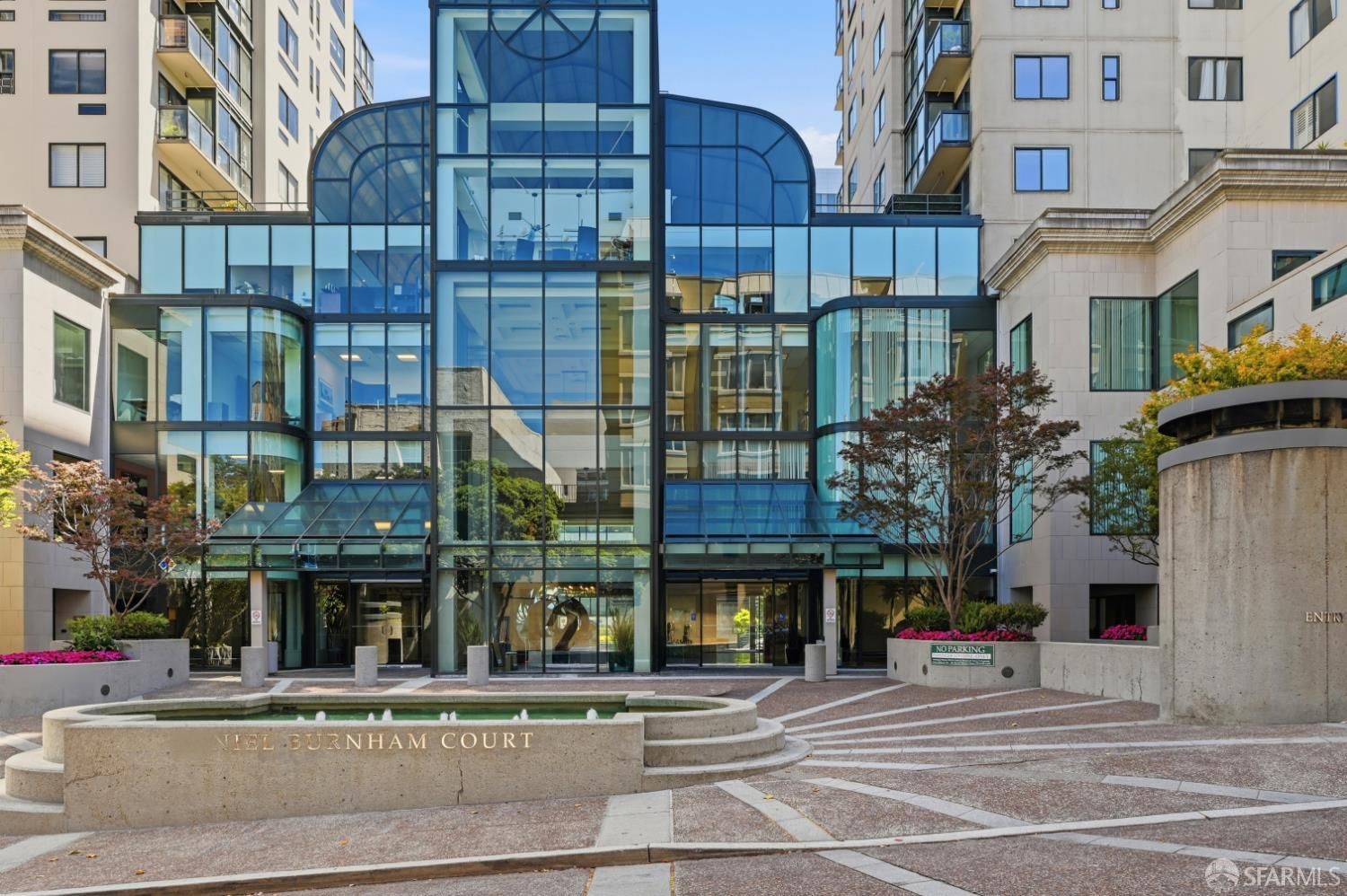 1 Daniel Burnham Court 315