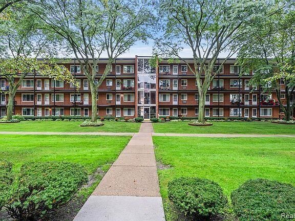 2915 W 13 Mile Road 209