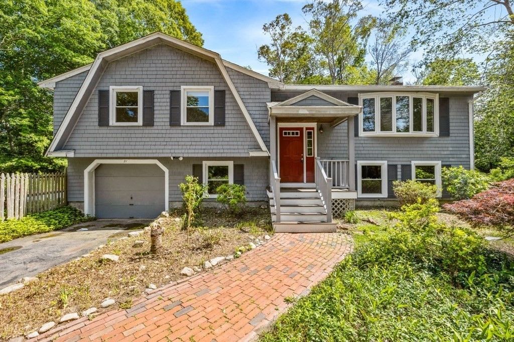 21 Black Pond Hill Rd