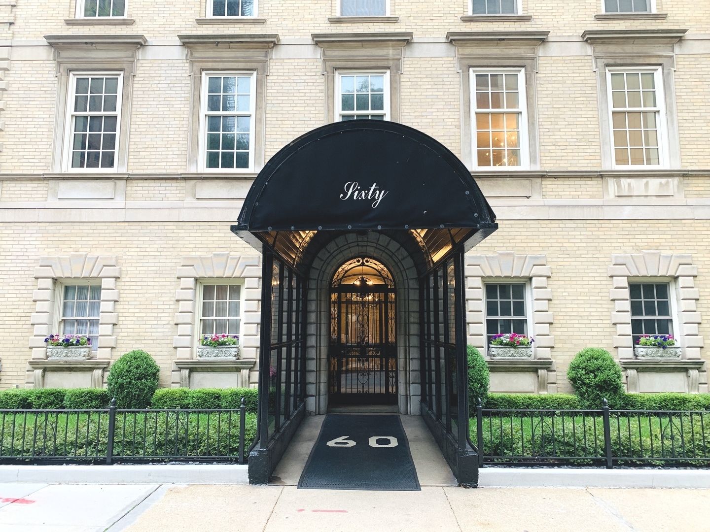 70 E Scott Street 307