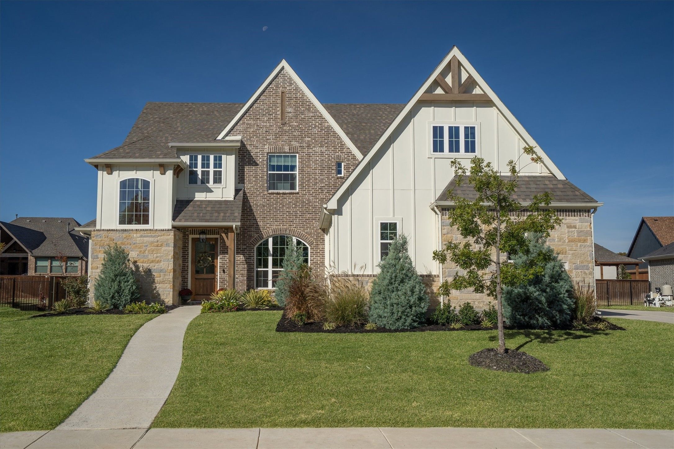 235 Aberdeen Boulevard